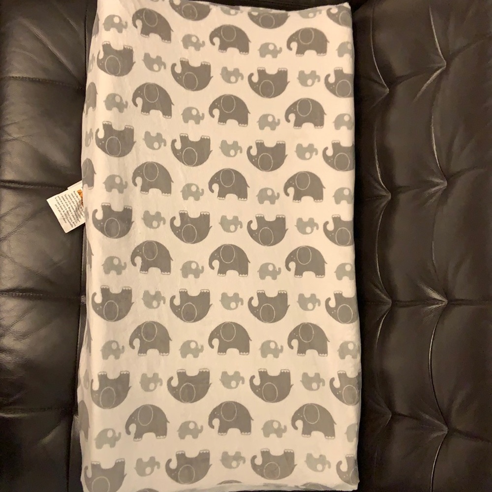 Baby changing pad with covers